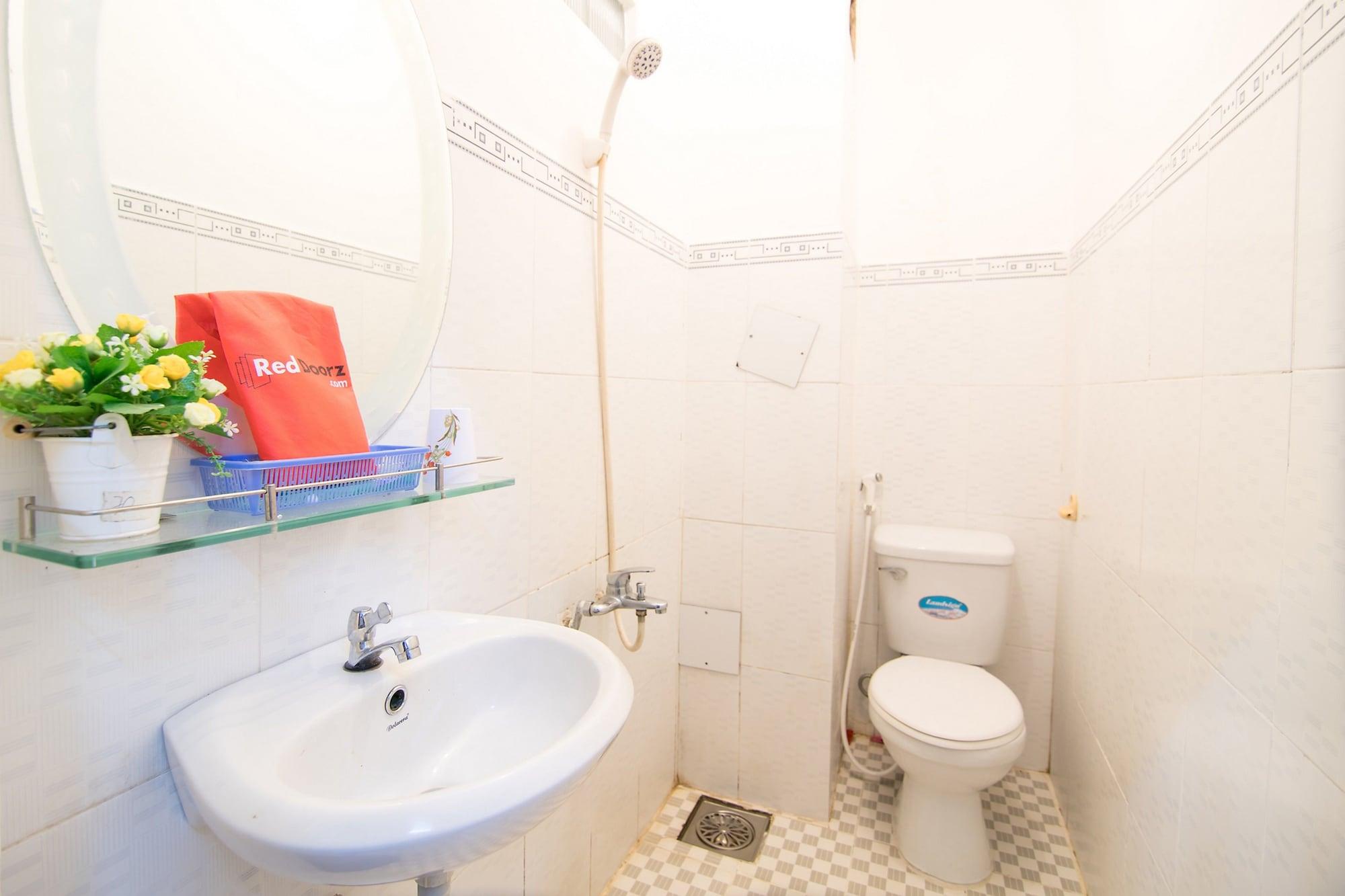 Reddoorz Near Tan Son Nhat Airport 3 TP. Hồ Chí Minh Ngoại thất bức ảnh