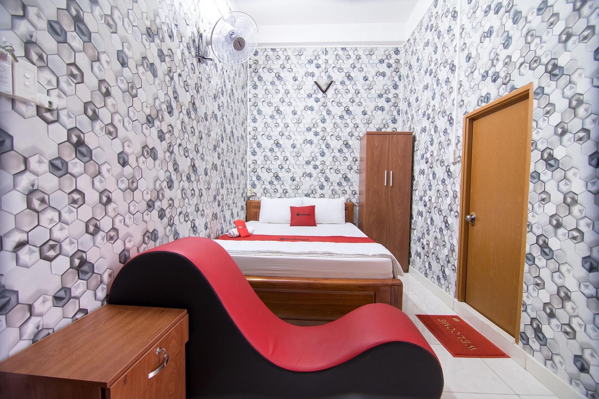 Reddoorz Near Tan Son Nhat Airport 3 TP. Hồ Chí Minh Ngoại thất bức ảnh