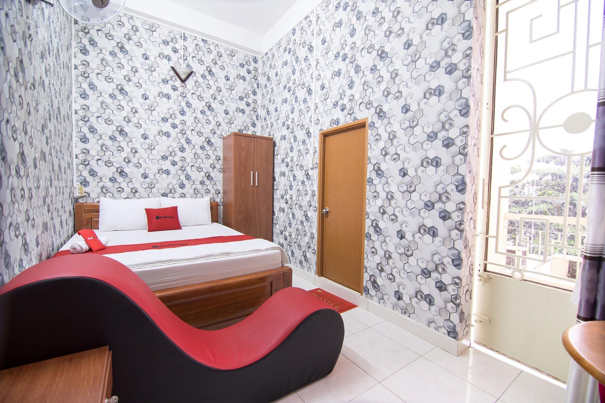 Reddoorz Near Tan Son Nhat Airport 3 TP. Hồ Chí Minh Ngoại thất bức ảnh