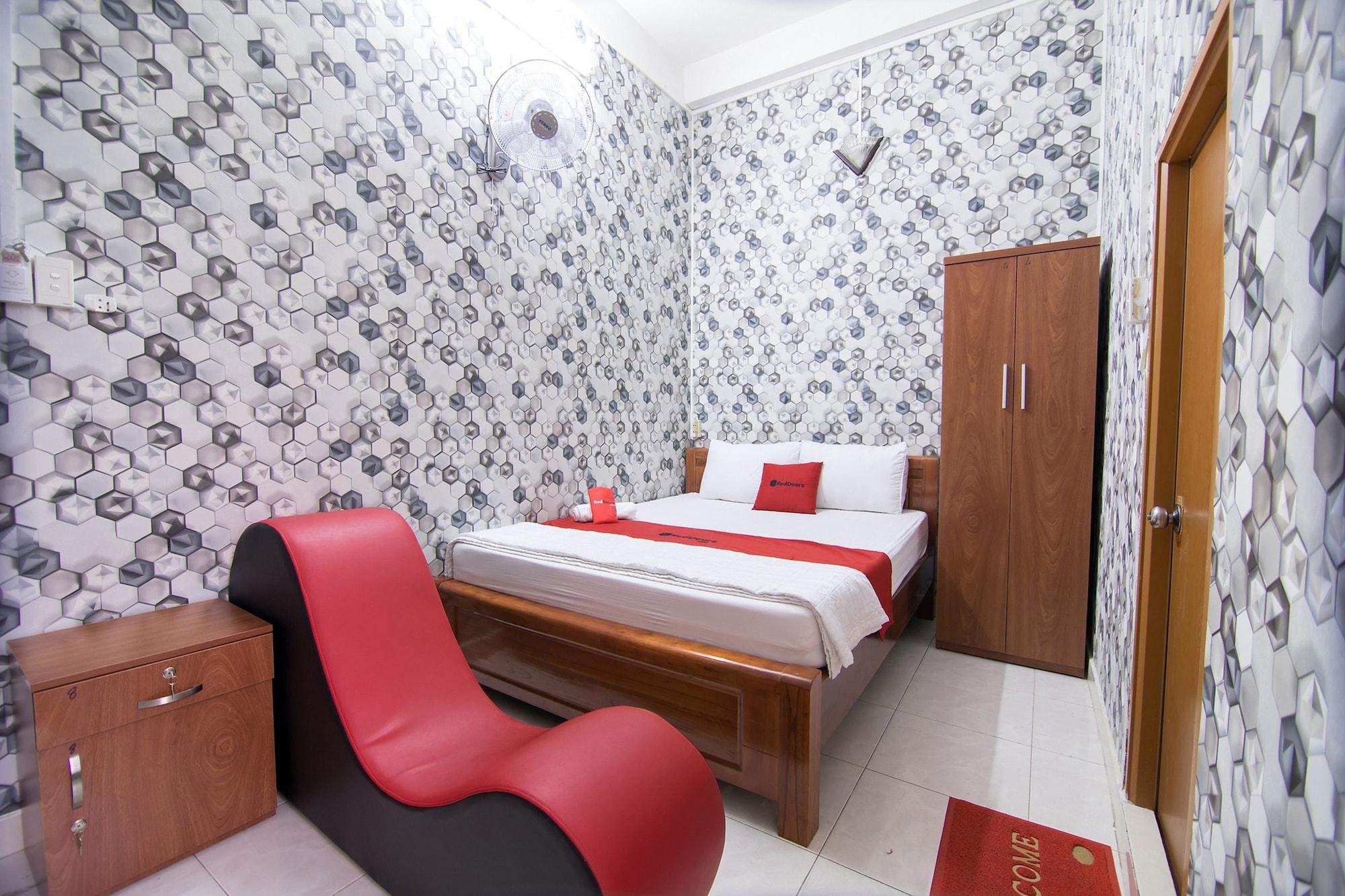 Reddoorz Near Tan Son Nhat Airport 3 TP. Hồ Chí Minh Ngoại thất bức ảnh