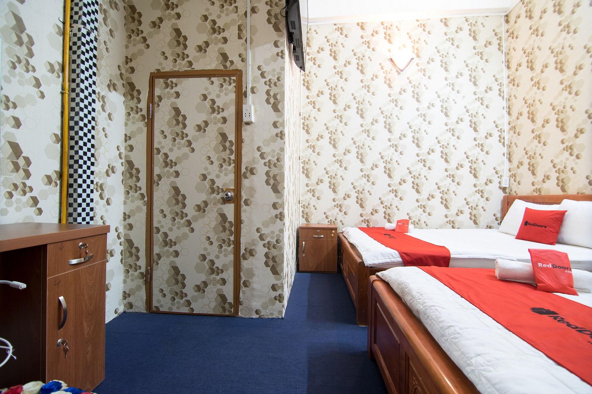 Reddoorz Near Tan Son Nhat Airport 3 TP. Hồ Chí Minh Ngoại thất bức ảnh