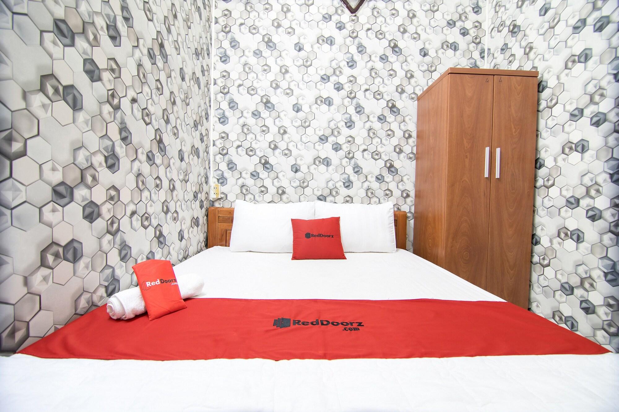 Reddoorz Near Tan Son Nhat Airport 3 TP. Hồ Chí Minh Ngoại thất bức ảnh